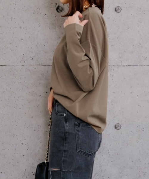 aquagarage(アクアガレージ)の「ボートネックボックスTシャツ(Tシャツ/カットソー・レディース・グレイッシュベージュ/オフホワイト/ブラック・L/M)」の6枚目の写真