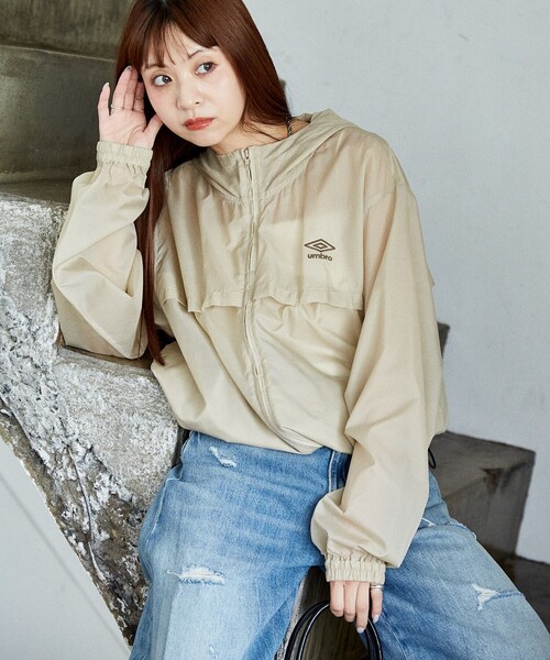 UMBRO（アンブロ）の「UMBRO × PUBLUX/アンブロ ワンポイント刺繍 シアーブルゾン　限定展開（ブルゾン・レディース・ベージュ/グレー・ﾌﾘ-）」の13枚目の写真