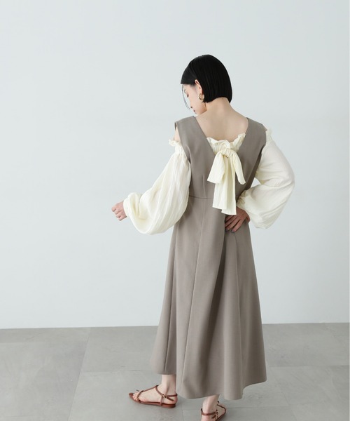 N.（N. Natural Beauty Basic）（エヌエヌナチュラルビューティーベーシック）の「オフショルペーパーバックブラウス（シャツ/ブラウス・レディース・ベージュ/オフホワイト/ブルー・MEDIUM）」の14枚目の写真