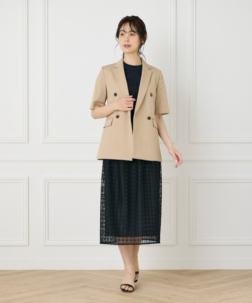 INED(イネド)の「綿麻オックスストレッチ ハーフスリーブジャケット【セットアップ対応】(テーラードジャケット・レディース・ネイビー/ベージュ/キャメル・11号/9号)」の16枚目の写真