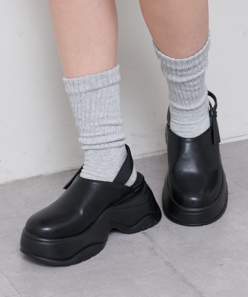 RAY CASSIN（レイカズン）の「厚底スリッポン（スリッポン・レディース・ブラック/ベージュ・M/S/L）」の3枚目の写真