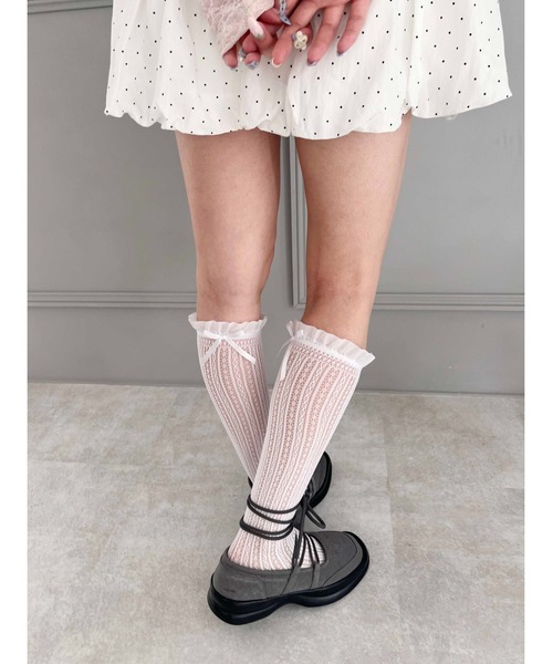 WC(ダブル シー)の「【PHILLY】リボン付フリルレースソックス(ソックス/靴下・レディース・アイボリー/ブラック/ホワイト・FREE)」の1枚目の写真