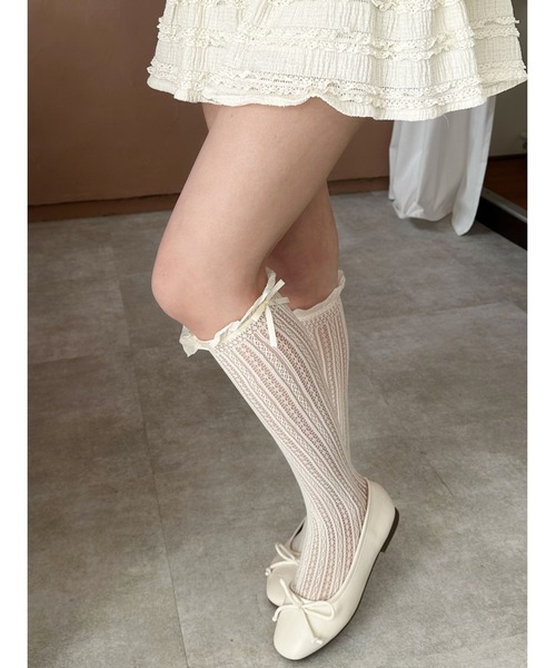 WC(ダブル シー)の「【PHILLY】リボン付フリルレースソックス(ソックス/靴下・レディース・アイボリー/ブラック/ホワイト・FREE)」の2枚目の写真