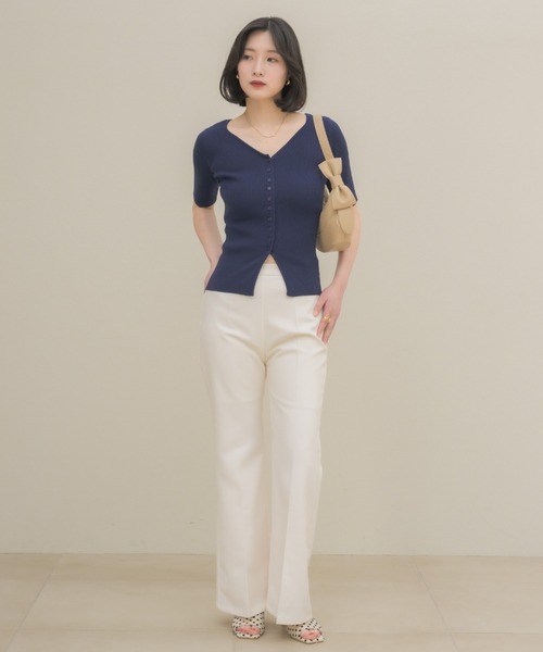 NEUNA(ヌナ)の「ハートネックカーディガン(ニット/セーター・レディース・ネイビー/ベージュ・FREE)」の11枚目の写真