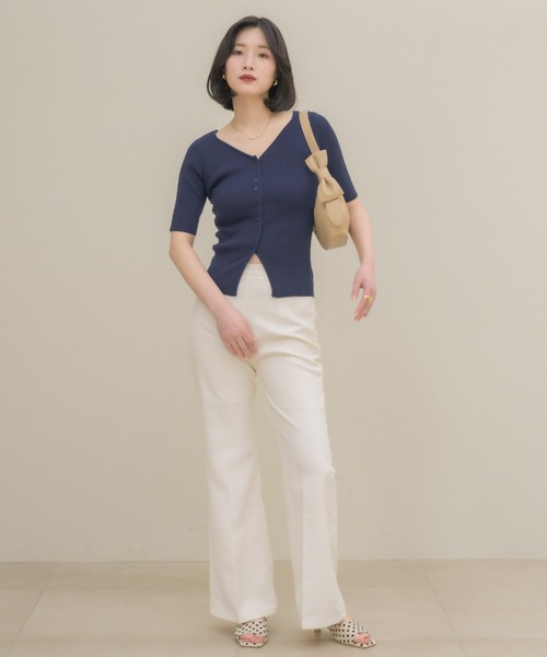 NEUNA(ヌナ)の「ハートネックカーディガン(ニット/セーター・レディース・ネイビー/ベージュ・FREE)」の13枚目の写真