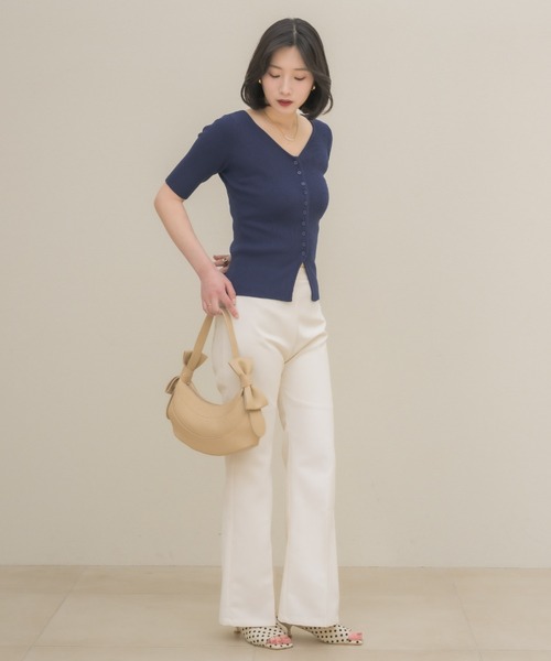 NEUNA(ヌナ)の「ハートネックカーディガン(ニット/セーター・レディース・ネイビー/ベージュ・FREE)」の20枚目の写真