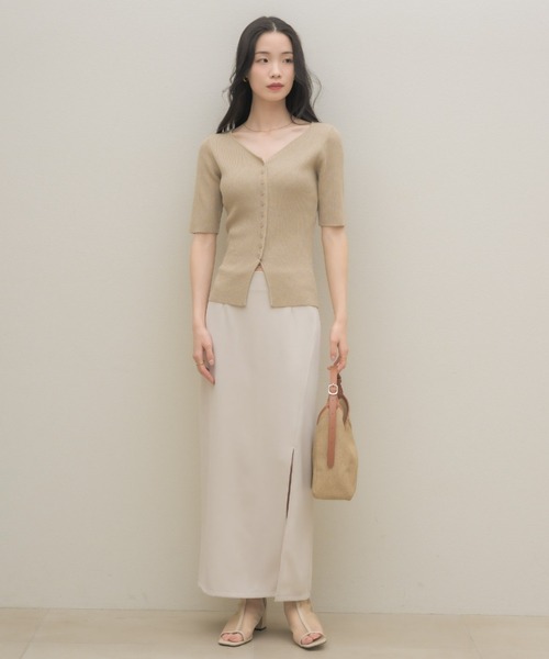 NEUNA(ヌナ)の「ハートネックカーディガン(ニット/セーター・レディース・ネイビー/ベージュ・FREE)」の14枚目の写真