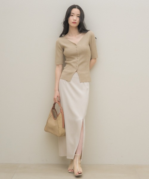 NEUNA(ヌナ)の「ハートネックカーディガン(ニット/セーター・レディース・ネイビー/ベージュ・FREE)」の6枚目の写真