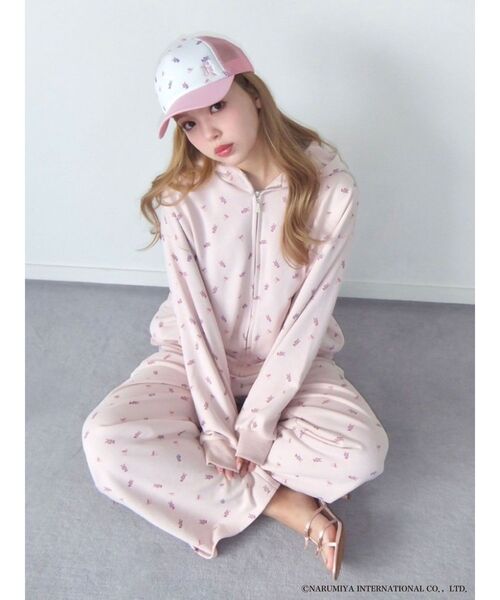 CALNAMUR(カルナムール)の「【MEZZO PIANOコラボ】ベリエちゃんブルーベリエちゃん HOODIE(パーカー・レディース・ピンク/オフホワイト・FREE)」の3枚目の写真