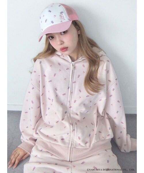 CALNAMUR(カルナムール)の「【MEZZO PIANOコラボ】ベリエちゃんブルーベリエちゃん HOODIE(パーカー・レディース・ピンク/オフホワイト・FREE)」の4枚目の写真