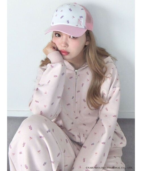 CALNAMUR(カルナムール)の「【MEZZO PIANOコラボ】ベリエちゃんブルーベリエちゃん HOODIE(パーカー・レディース・ピンク/オフホワイト・FREE)」の2枚目の写真