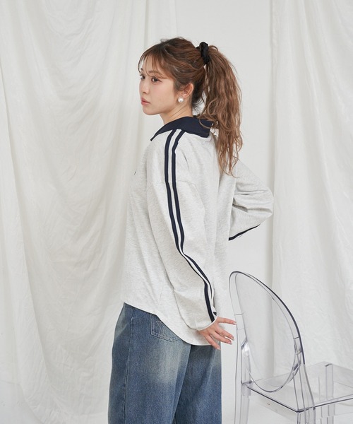 RAY CASSIN（レイカズン）の「襟スキッパーラインルーズTシャツ（Tシャツ/カットソー・レディース・グレー/ホワイト系その他/ネイビー・FREE）」の5枚目の写真