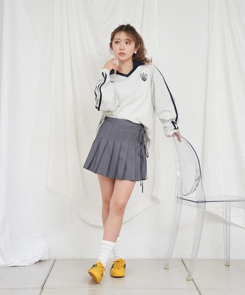 RAY CASSIN（レイカズン）の「襟スキッパーラインルーズTシャツ（Tシャツ/カットソー・レディース・グレー/ホワイト系その他/ネイビー・FREE）」の12枚目の写真