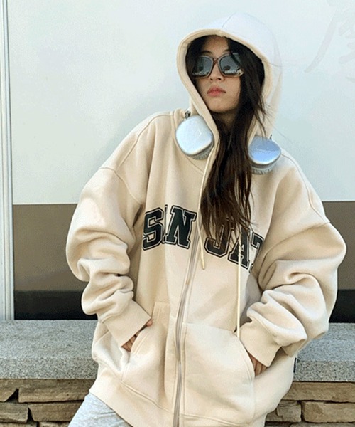 VIBGYOR（ヴィブジョー）の「[NARULA/ナルラ]スポーティー ロゴ ジップアップ パーカー(CZ)（パーカー・レディース・アイボリー/ブラック/グレー・FREE）」の13枚目の写真