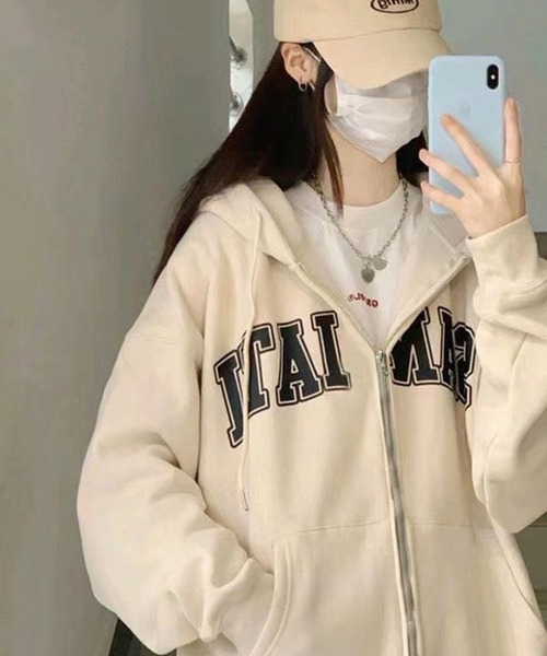 VIBGYOR（ヴィブジョー）の「[NARULA/ナルラ]スポーティー ロゴ ジップアップ パーカー(CZ)（パーカー・レディース・アイボリー/ブラック/グレー・FREE）」の4枚目の写真