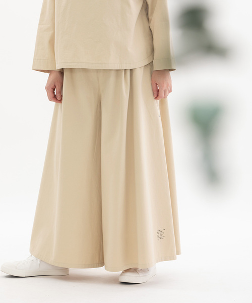 nop de nod(ノップドゥノッド)の「コットンリネンデニム・コットンツイルフレアーマキシパンツ(その他パンツ・レディース・インディゴブルー/ベージュ/ブラック・M)」の3枚目の写真