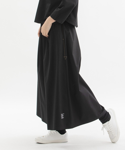 nop de nod(ノップドゥノッド)の「コットンリネンデニム・コットンツイルフレアーマキシパンツ(その他パンツ・レディース・インディゴブルー/ベージュ/ブラック・M)」の13枚目の写真