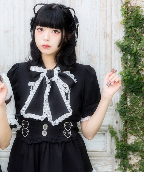 DearMyLove（ディアマイラブ）の「レースフリルたっぷり上品ボウタイリボンブラウス（シャツ/ブラウス・レディース・ホワイト/ホワイト×ブラック/ベビーピンク/ブルーグレー/ボルドー/ブラック×ホワイト/ブラック/ブラック系その他/ブルー系その他/ブラック系その他2・MEDIUM/LARGE/LL/3L）」の4枚目の写真