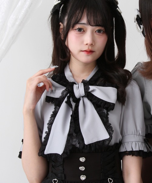 DearMyLove（ディアマイラブ）の「レースフリルたっぷり上品ボウタイリボンブラウス（シャツ/ブラウス・レディース・ホワイト/ホワイト×ブラック/ベビーピンク/ブルーグレー/ボルドー/ブラック×ホワイト/ブラック/ブラック系その他/ブルー系その他/ブラック系その他2・MEDIUM/LARGE/LL/3L）」の8枚目の写真