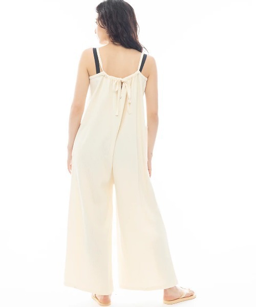 BILLABONG(ビラボン)の「BILLABONG レディース 【CHILLWEAR】 JACQUARD RIB SALOPETTE ロングパンツ 【2025年春夏モデル】/ビラボンジャガードリブフレアシルエットサロペット(サロペット/オーバーオール・レディース・ブラック/ベージュ/アイボリー・MEDIUM)」の4枚目の写真