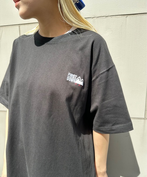 FIRST DOWN(ファーストダウン)の「FIRST DOWN USA / LOGO S/S TEE / F801042(Tシャツ/カットソー・レディース・グレー/ブラック/ホワイト・X-LARGE/LARGE)」の10枚目の写真