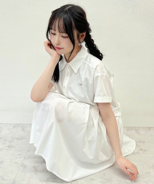 F i.n.t（フィント）の「ドロストリボンシャツワンピース【新色追加】　【1枚で快適】夏服（シャツワンピース・レディース・ブルーグレー/オフホワイト/ネイビー×ホワイト/ピンクベージュ・FREE）」の2枚目の写真