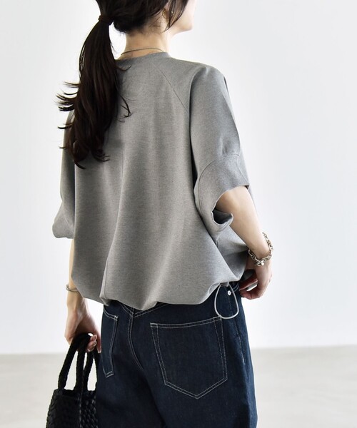 quaranciel(カランシエル)の「quaranciel:〈洗濯機可能〉ライト ポンチ ハーフスリーブ ドロスト ルーズ TEE(Tシャツ/カットソー・レディース・オフホワイト/カーキ/ブラック/ライトグレー・ONE SIZE)」の5枚目の写真