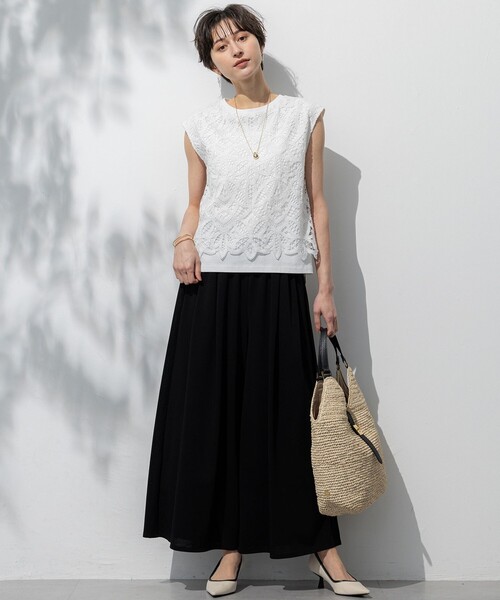 23区 S（ニジュウサンクチイサイサイズ）の「【洗える/汗じみ防止加工】エンブロイダリージャージー フレンチスリーブ カットソー（Tシャツ/カットソー・レディース・ホワイト系/ベージュ系/ブラック系・32）」の4枚目の写真