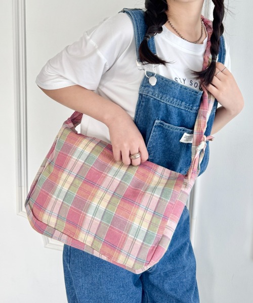 チェック柄ショルダーバッグ SOLLON. ショルダーバッグ バッグ チェック柄くしゅくしゅ