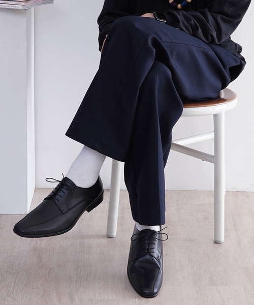 PR01.(ピーアールワン)の「Robe pleine スワールモカシン 外羽根スクエア レザーシューズ(ドレスシューズ・メンズ・ブラック・44/41/42/43/40)」の2枚目の写真