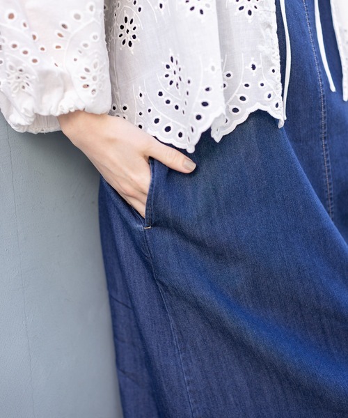 Petit Honfleur（プチオンフルール）の「デニムキャミソールワンピース（ワンピース・レディース・ブルー/ネイビー・11号/9号）」の22枚目の写真