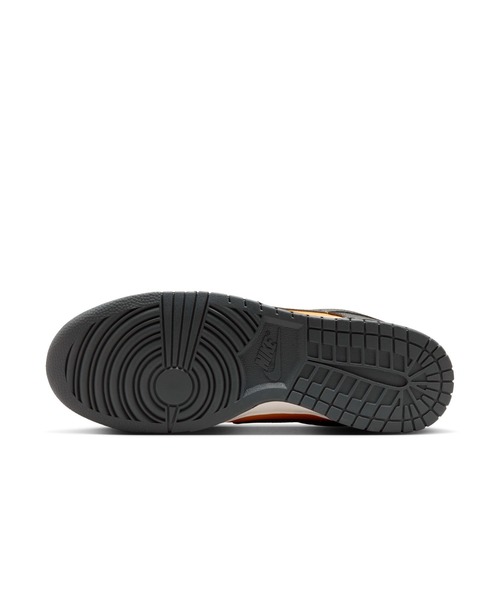 NIKE（ナイキ）の「DUNK LOW RETRO（スニーカー・メンズ・ブラック×イエロー・26.0cm/27.5cm/26.5cm/28.0cm/27.0cm/25.5cm/29.0cm/28.5cm）」の6枚目の写真