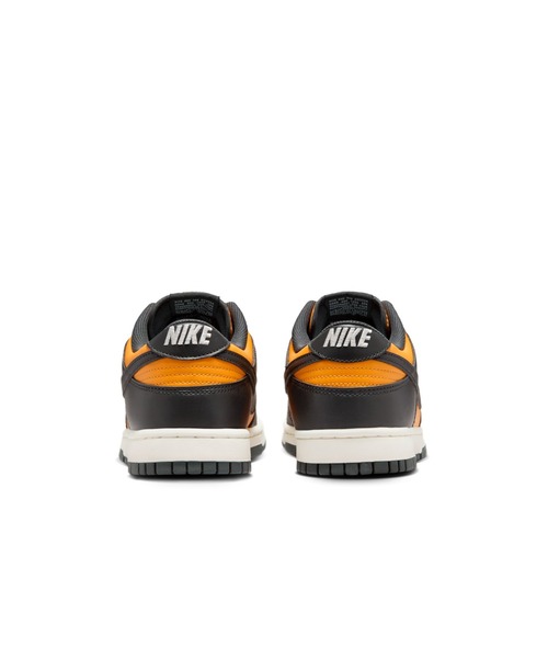 NIKE（ナイキ）の「DUNK LOW RETRO（スニーカー・メンズ・ブラック×イエロー・26.0cm/27.5cm/26.5cm/28.0cm/27.0cm/25.5cm/29.0cm/28.5cm）」の5枚目の写真