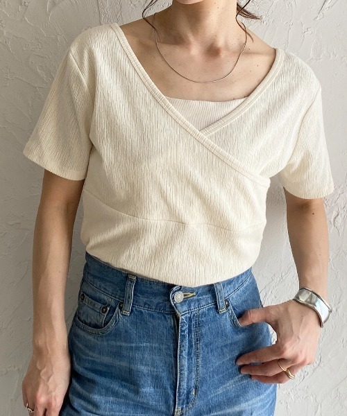 She's Closet(シーズクローゼット)の「2wayカシュクールボートネック/Vネック半袖Tシャツ(Tシャツ/カットソー・レディース・ブラック/アイボリー・FREE)」の1枚目の写真