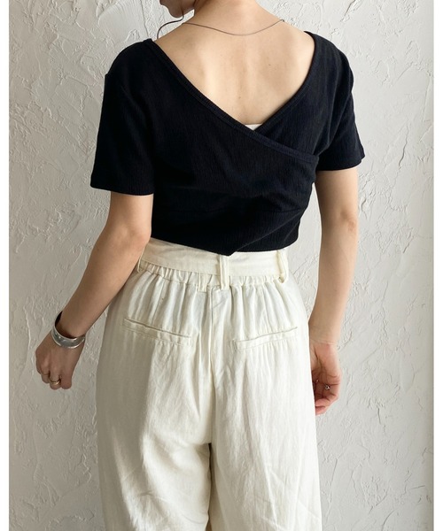 She's Closet(シーズクローゼット)の「2wayカシュクールボートネック/Vネック半袖Tシャツ(Tシャツ/カットソー・レディース・ブラック/アイボリー・FREE)」の4枚目の写真
