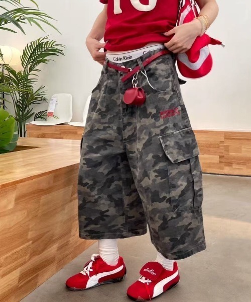 FreeZone(フリーゾーン)の「カーゴカモワイドパンツ(カーゴパンツ・メンズ・ダークグレー・S/M/L)」の20枚目の写真