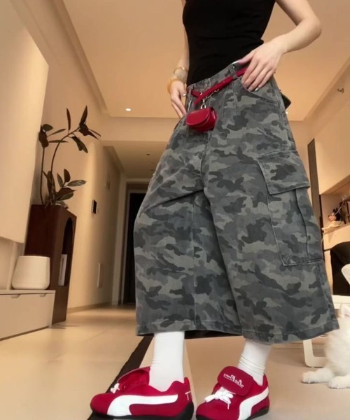 FreeZone(フリーゾーン)の「カーゴカモワイドパンツ(カーゴパンツ・メンズ・ダークグレー・S/M/L)」の22枚目の写真
