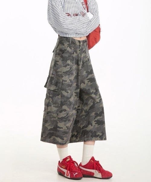 FreeZone(フリーゾーン)の「カーゴカモワイドパンツ(カーゴパンツ・メンズ・ダークグレー・S/M/L)」の11枚目の写真