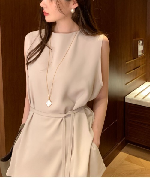 a lot of love(ア ロット オブ ラブ)の「ロング丈ノースリーブ×ワイドパンツ セットアップ(パンツドレス・レディース・ブラック/ライトグレー/ベージュ・FREE)」の3枚目の写真