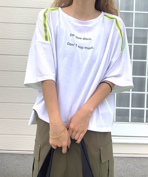 Q(キュー)の「ショルダーラインリラックストップス(Tシャツ/カットソー・レディース・ホワイト/チャコールグレー・MEDIUM)」の2枚目の写真
