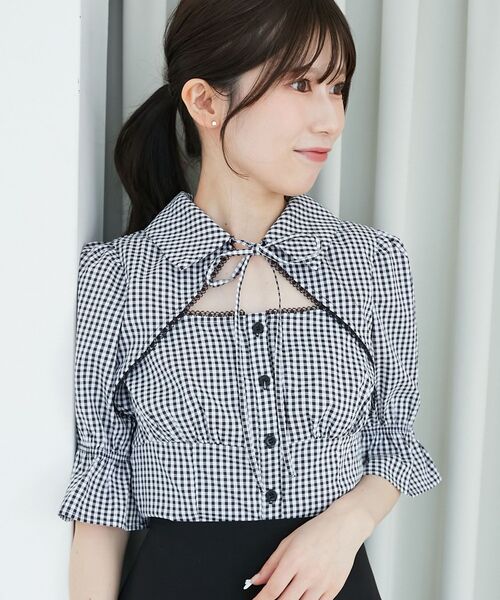 MAJESTIC LEGON（マジェスティックレゴン）の「デコルテオープンブラウス（シャツ/ブラウス・レディース・ブラック/オフホワイト/ブラック系その他・MEDIUM）」の3枚目の写真