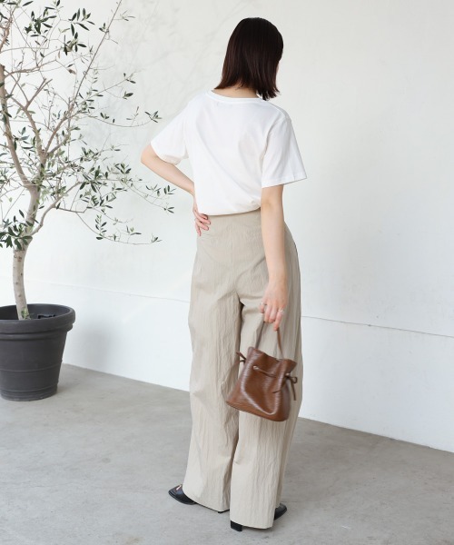 Bou Jeloud(ブージュルード)の「フォトフラワーTシャツ(Tシャツ/カットソー・レディース・オフホワイト/チャコールグレー・38)」の10枚目の写真