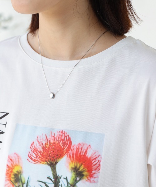 Bou Jeloud(ブージュルード)の「フォトフラワーTシャツ(Tシャツ/カットソー・レディース・オフホワイト/チャコールグレー・38)」の12枚目の写真
