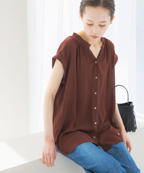 URBAN RESEARCH ROSSO WOMEN（アーバンリサーチ　ロッソ）の「『WEB限定』シャーリングスキッパーブラウス（シャツ/ブラウス・レディース・ブラウン/ミント/ライトベージュ・FREE）」の4枚目の写真