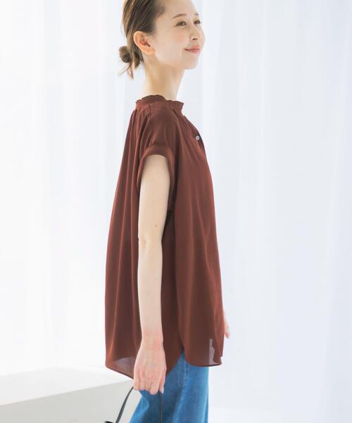 URBAN RESEARCH ROSSO WOMEN（アーバンリサーチ　ロッソ）の「『WEB限定』シャーリングスキッパーブラウス（シャツ/ブラウス・レディース・ブラウン/ミント/ライトベージュ・FREE）」の6枚目の写真