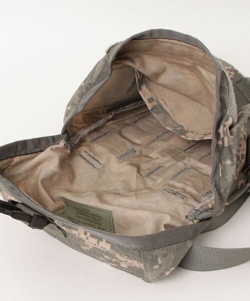MILITARY（ミリタリー）の「実物 新品 デッドストック 米軍 チャプレンキットポーチ ACU（UCP）（ショルダーバッグ・メンズ・グレー系カモフラージュ・ONE SIZE）」の4枚目の写真