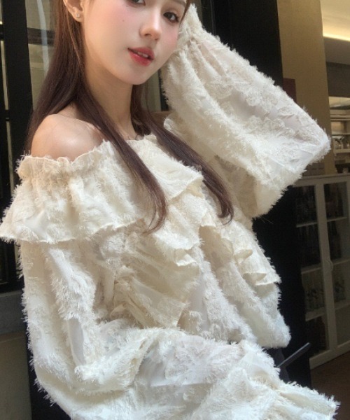 gossip!ロサンゼルス(ゴシップロサンゼルス)の「フロッキーフリル オフショルトップス(シャツ/ブラウス・レディース・オフホワイト/パープル・S/M)」の7枚目の写真