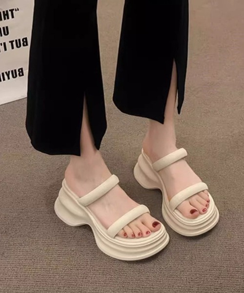 SANSeLF（サンセルフ）の「【SANSeLF】 メタリック ダブルストラップ サンダル ウェーブソール 厚底 フラット sas25s002（サンダル・レディース・アイボリー/ブラック/シルバー・39/38/37/36）」の2枚目の写真