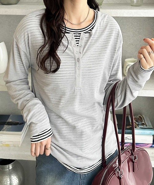 GeeRA(ジーラ)の「【S-LLサイズ/5色展開】前後2WAYシアースラブヘンリーネックロングTシャツ(Tシャツ/カットソー・レディース・ブラウン/オフホワイト/グレー/ブラック/ホワイト×ブラック・SMALL/MEDIUM/LARGE/X-LARGE)」の4枚目の写真