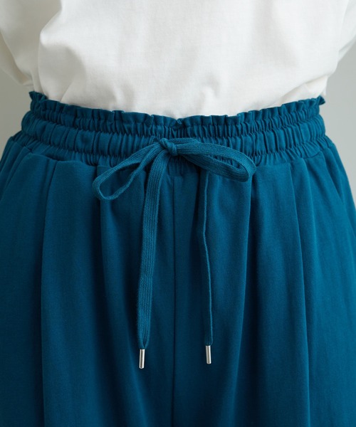 BELLUNA PLUS（ベルーナ）の「着心地楽々！綿１００％イージーパンツ（その他パンツ・レディース・ブラック/グレイッシュベージュ/ターコイズブルー・SMALL/MEDIUM/LARGE/X-LARGE）」の16枚目の写真